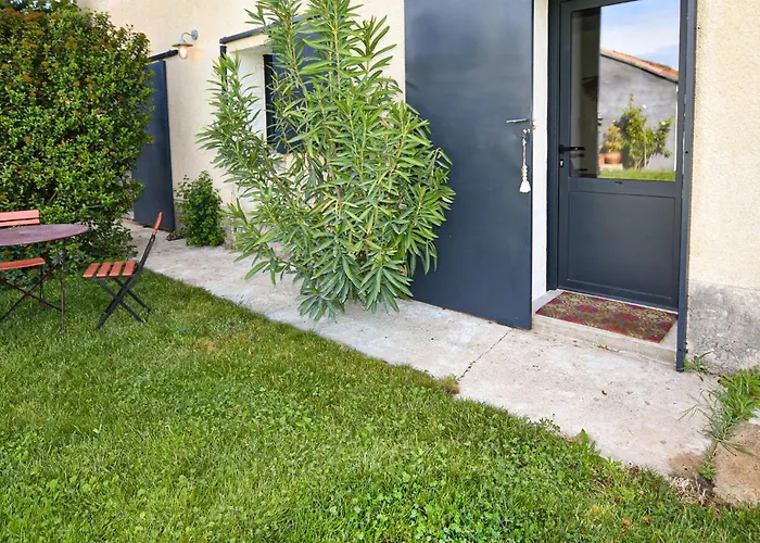Stunning Home In Pernes-Les-Fontaines