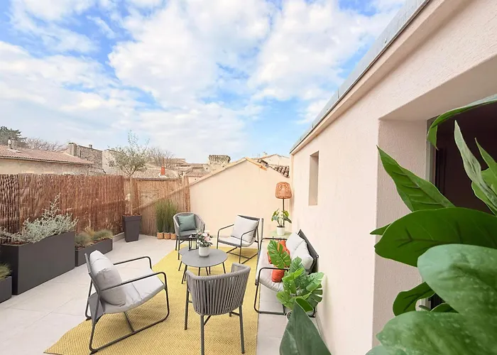 Maison Familiale Renovee Avec Terrasse, 4 Chambres, Proche L'Isle-Sur-La-Sorgue